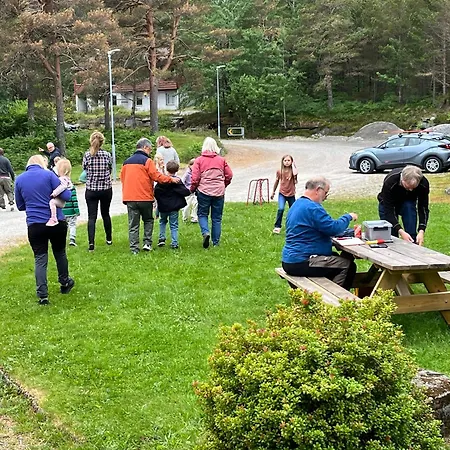 Alvaera Misionssenter Sommerhotel אתר נופש Lavik (Sogn og Fjordane)