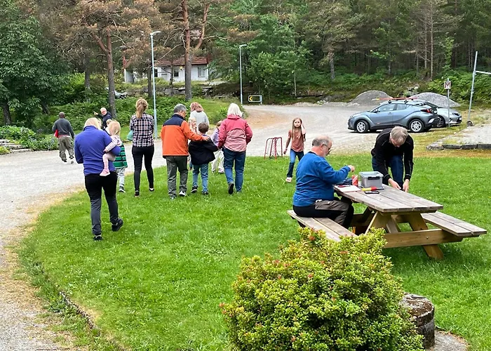 Alvaera Misionssenter Sommerhotel Semesteranläggning (resort) Lavik (Sogn og Fjordane)